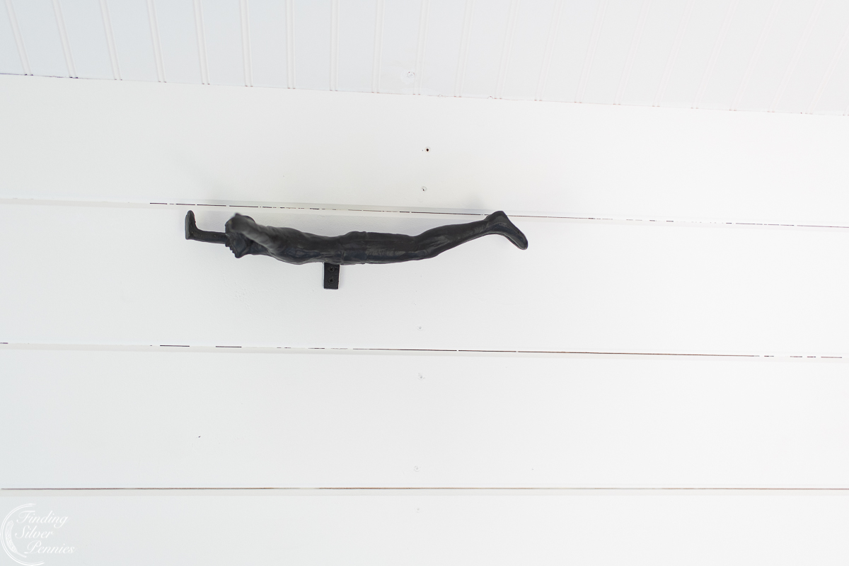 Do you LOVE shiplap? If so, you might want to check out this post:
findingsilverpennies.com/everything-you…
#shiplap #coastalstyle #diy