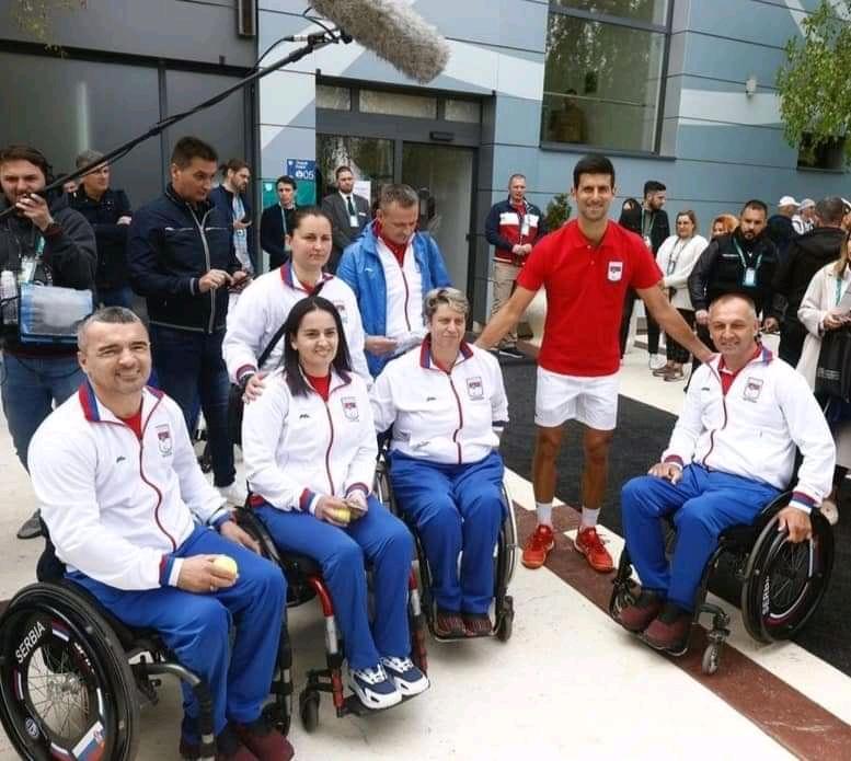 Novak Djokovic @DjokerNole
with Serbian Paralympians,
who are special guests at @SerbiaOpen2022 🇷🇸❤
Novak Tennis Center 🎾

@DjokerNole @NDjokofan @NovakFanClub #Djokovic 

#SerbianOpen #Belgrade