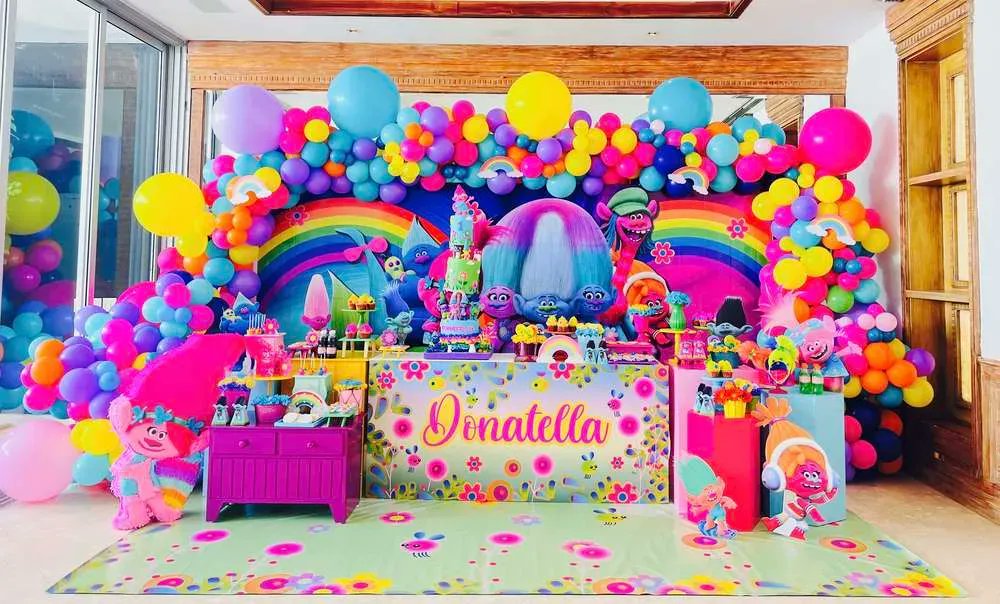 catchmyparty's tweet photo. Don't miss this colorful Trolls birthday party! The cupcakes are so cute! https://t.co/kZn1GiFazh #catchmyparty #partyideas #trolls #trollsparty #girlbirthdayparty https://t.co/Y0dugXmvFO
