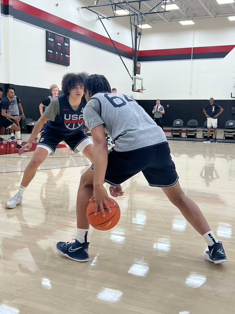 NBADraftMikeyV's tweet photo. Got to see a lot of future Arkansas Razorbacks, Nick Smith, Jr. and Anthony Black, during the week of @nikehoopsummit. Hear my thoughts on both and the other prospects featured in my piece for @TheStepien.

https://t.co/vozLnENATn https://t.co/id6vKh4CMz