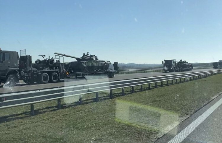 BREAKING:

Prague has given the final green light for Ukrainian tanks to be repaired in Czechia.

Defense Minister Jana Černochová confirmed today that it will be done at the Czechoslovak Group plant.

T-64 tanks are first out, but the program will expand to T-72s &amp; APCs as well.