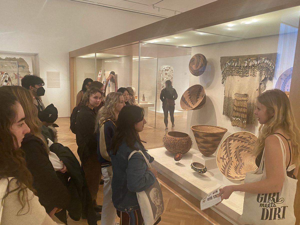 sbttrsweet's tweet photo. AP Art History students went on one last trip to the Art Institute of Chicago this year. They researched and gave presentations on non-western works of their choosing. #seethestudent220 @220Arts  @artinstitutechi https://t.co/aEwtEZnvrm