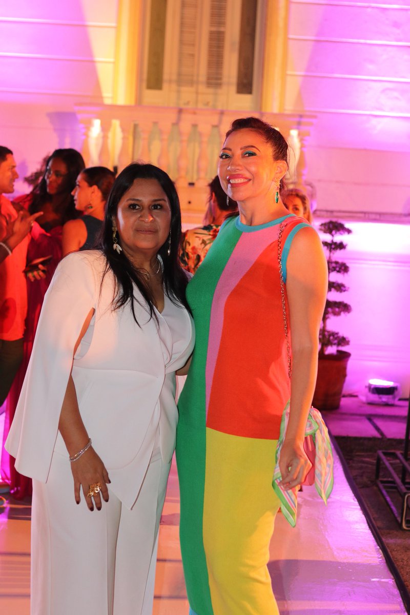 ligiaaguayo's tweet photo. #tb Muchísimas gracias, nuevamente, a todas las personas maravillosas que formaron parte del festejo del 1️⃣0️⃣mo aniversario de @MidWoman. Son tantas que no caben en un solo twit 🙈
#midwoman #fashionmagazine #midwoman10años #midwoman10aniversario https://t.co/aECTsfIH8l