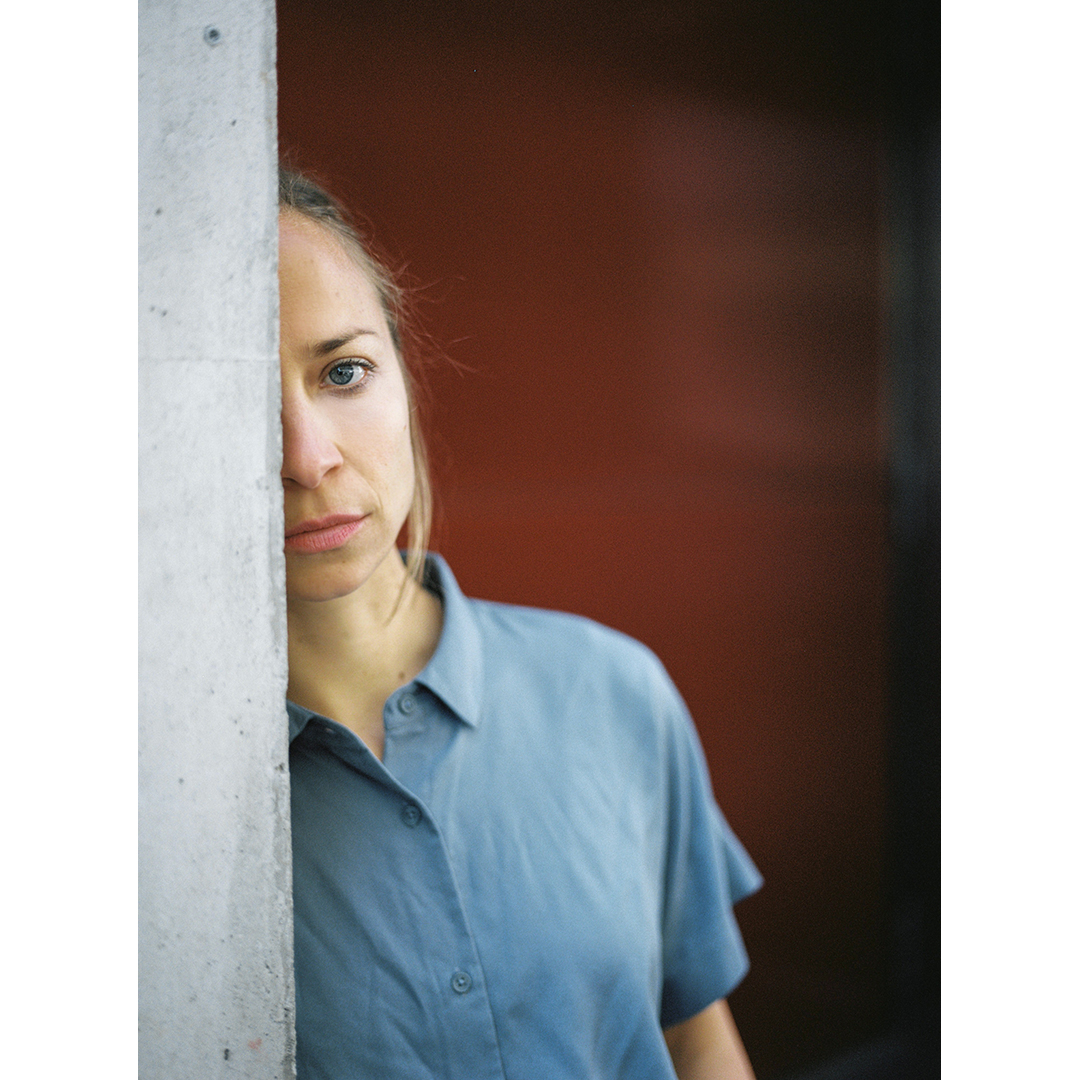 KodakProFilmBiz's tweet photo. 📷Siegrid Cain
https://t.co/W0chmZBss2
🎞️Kodak Professional Portra 400
📸Pentax645N II
Artist/Model: (IG)didi.t.resch
Lab: (IG)malvarrosa_filmlab
#salzburgphotographer #siegridcain #künstlerportrait #actress #artistportrait #istillshootfilm #kodakprofessional #filmcommunity https://t.co/L7tu83BUrw