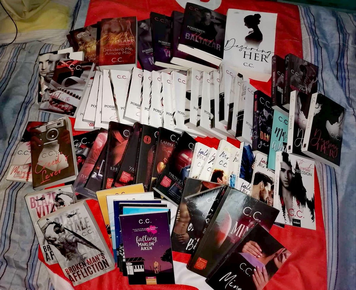 01MidKnight21's tweet photo. #skl Mi all CCBooks by: @cece_lib
Tuwing uuwi ako sa Batangas, hindi puwedeng hindi ko sila bubuksan lahat. 😁 Naka adhesive plastic cover pa sila bago ko itago ulit. 😊
Letter C is 😍! #ccbooks https://t.co/WiHnW5Eoif