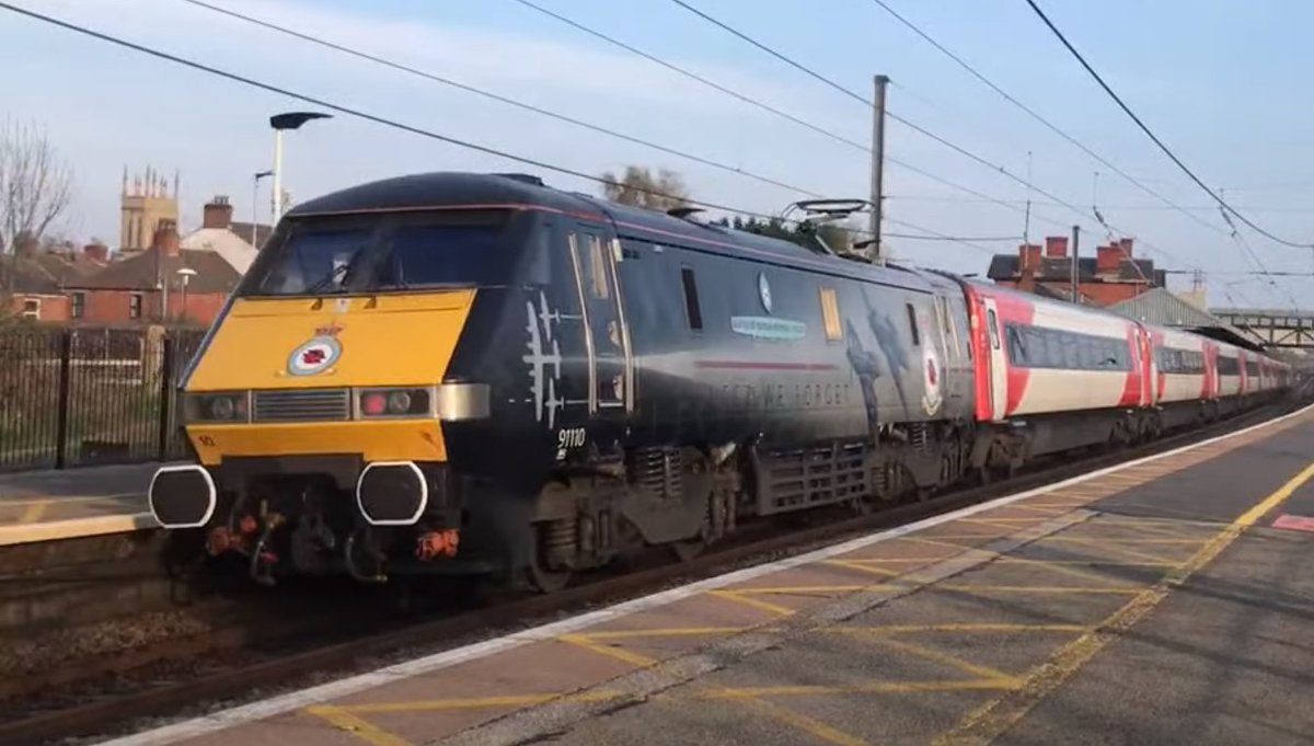 simontdeane's tweet image. A nice little grab from Saturday while waiting for the class 40 to pass. @LNER 91110 BBMF stood at Grantham with an Azuma passing at speed. It's great to still see the odd celebrity on the tracks! @railcamlive out and about!