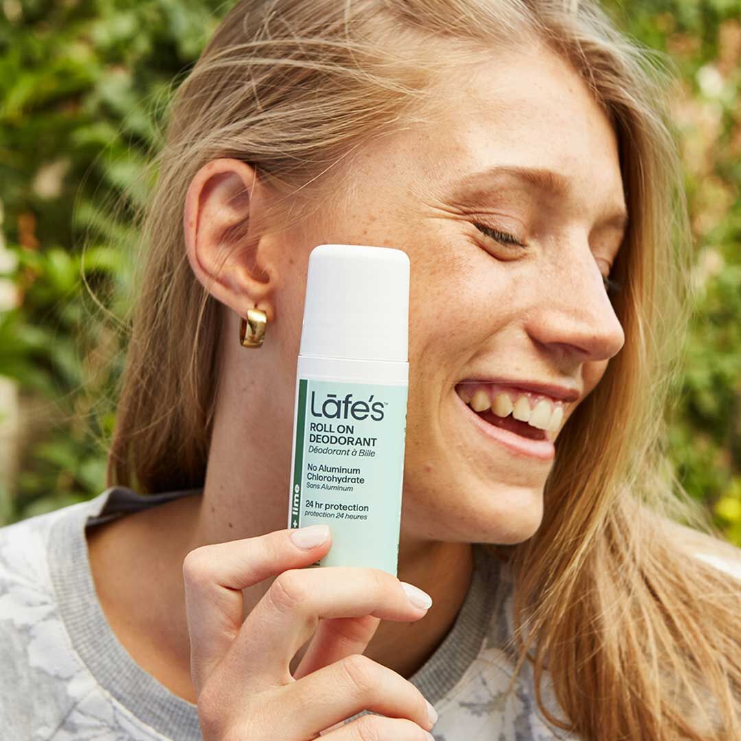 LafesNatural's tweet photo. There’s nothing like a citric blend scent.  ​

At Lafe's we are proud to offer effective roll-on deodrants available in a range of incredible scents. Always made with only natural ingredients. ​
SHOP NOW https://t.co/6dokTvyRHc https://t.co/NaJsvH1Csq