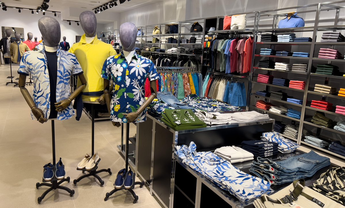 Centro Comercial La Marina tweet media