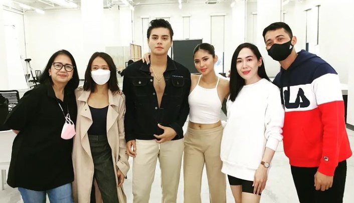 iamclairey's tweet photo. It's a wrap! Thank you team for another happy shoot day! @iamr2alonte @iamAndalioLoisa @rbchanco @cathsobrevega @johnvalle20 🤗💕

Reposted from @netdrustia ig https://t.co/NHWE8sF7zI
