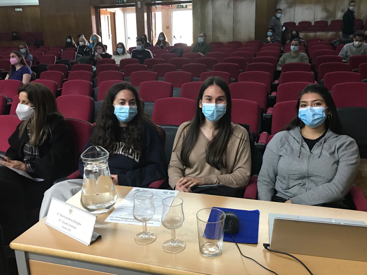 Qué comience el debate! <a href="/acytamucm/">ACYTAM</a> 
Claudia, Marta y Ariana!