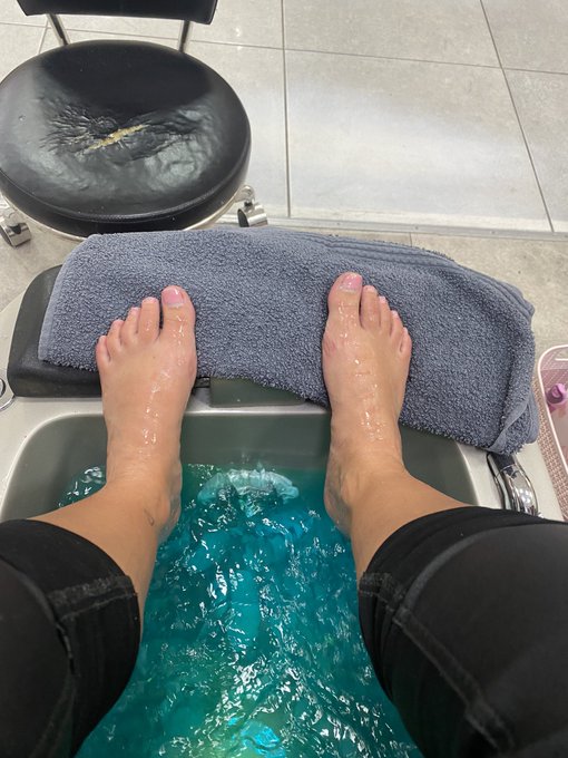 Which sub is going to pay for my pedi then?   White toes for the girls who give the sloppiest hyuck hyuck