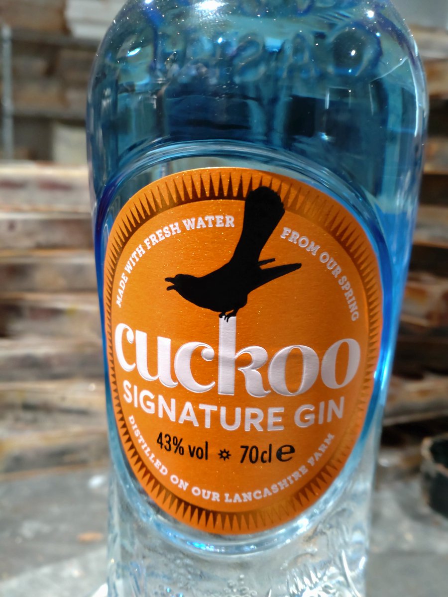 rsfinechocolate's tweet photo. Our Botanic Gin Chocolate - now made using the  superb @CuckooGin based in Lancashire 🌸🌺🌹had to use this after tasting it @lancashirelifemag https://t.co/0m6m0hZIJJ