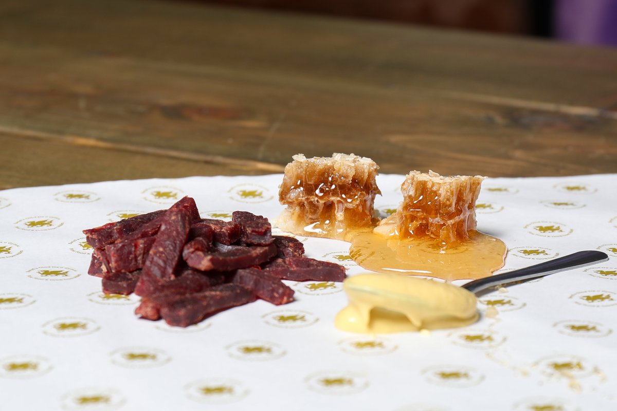 sheriffsbiltong's tweet photo. Our #TastyTuesday tip is to give our honey and mustard biltong a try; recipe specially developed by @Tomos_PP! 

Now available in bigger 250g bags. 

🛒 https://t.co/pwBs8Z88Dn https://t.co/2zRmpEOwaE