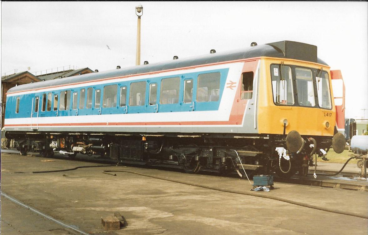 SalopianLyne's tweet image. Doncaster Works 7th September 1986
British Rail Pressed Steel Class 117 DMU Driving Motor Brake Second 51354 freshly overhauled and repainted in Network South East colours awaits reuniting with the rest of set L417
#BritishRail #DMU #Class117 #Doncaster #trainspotting #NSE 🤓