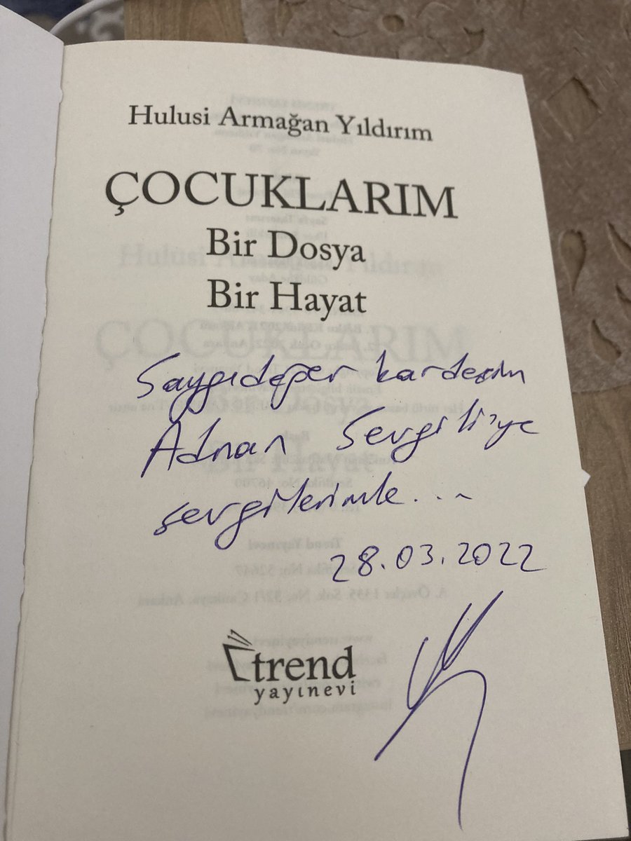 adnansevgili's tweet photo. Aile ve sosyal Hiz bakanlığı engelli ve yaşlı Hiz Gnl MÜD. Daire başkanı ve #evsad genel başkanı sn Hulusi Armağan YILDIRIM a kitap hediyesi için teşekkür ederim @drorhankoc @evsadtr https://t.co/j8oJK7IdjY