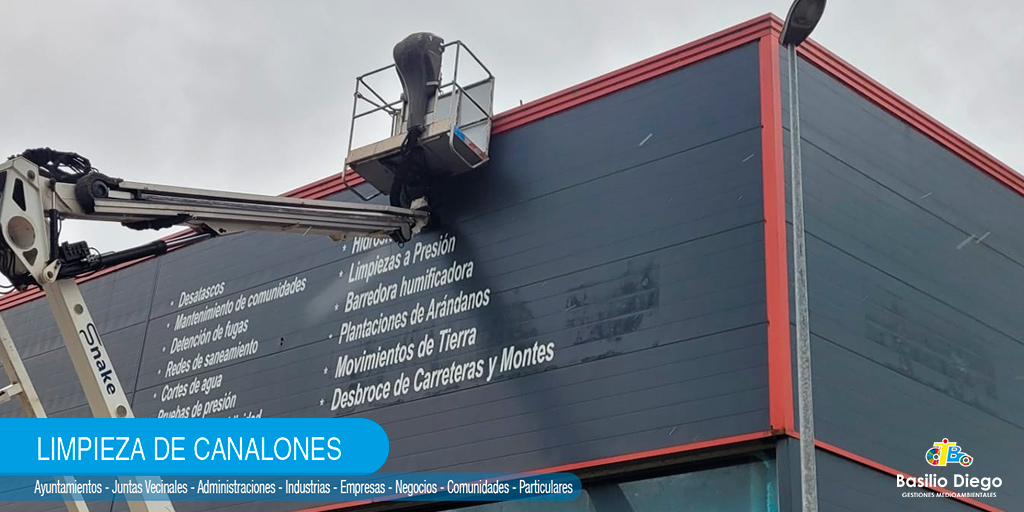 Basiliodiegogm's tweet photo. LIMPIEZA DE CANALONES Y PESEBRONES

Realizamos limpieza de canalones y pesebrones en la localidad de Vargas, eliminando residuos, plantas y otros elementos que con el paso del tiempo se van acumulando. https://t.co/MnSyEfGPO2