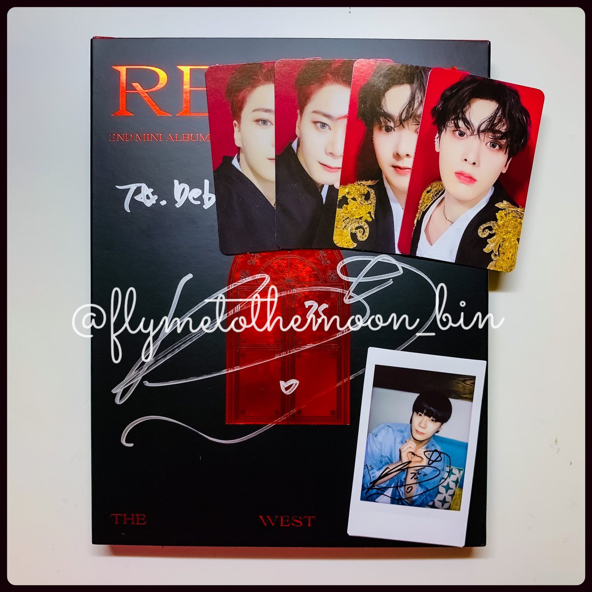 suchamoon_night's tweet photo. Signed album has arrived ๐คฉ Iโm a lil bummed that itโs the west version (again) ๐ But still glad nevertheless cuz Binnie wrote my name and touched the album ๐
#Astro #Astrofansign #Astromoonbin #Moonbin #Astrosigned #์์คํธ๋ก #๋ฌธ๋น https://t.co/KNwKl6Jv8s