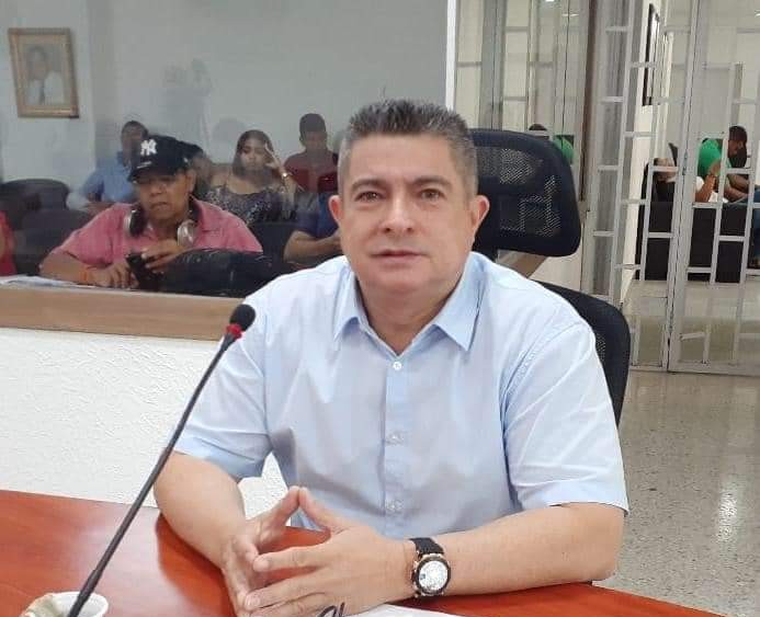 ExtraNoticiasCo's tweet photo. Hoy en @Concejodebaq nuevo debate sobre nidos y telarañas en Barranquilla. Concejal citante Juan José Vergara- @concejaljuanvd , reclama compromisos de las empresas de servicios públicos culpables del caos. @ClaroColombia ,@MovistarCo , @Aire_Energia https://t.co/HPGloydKDt