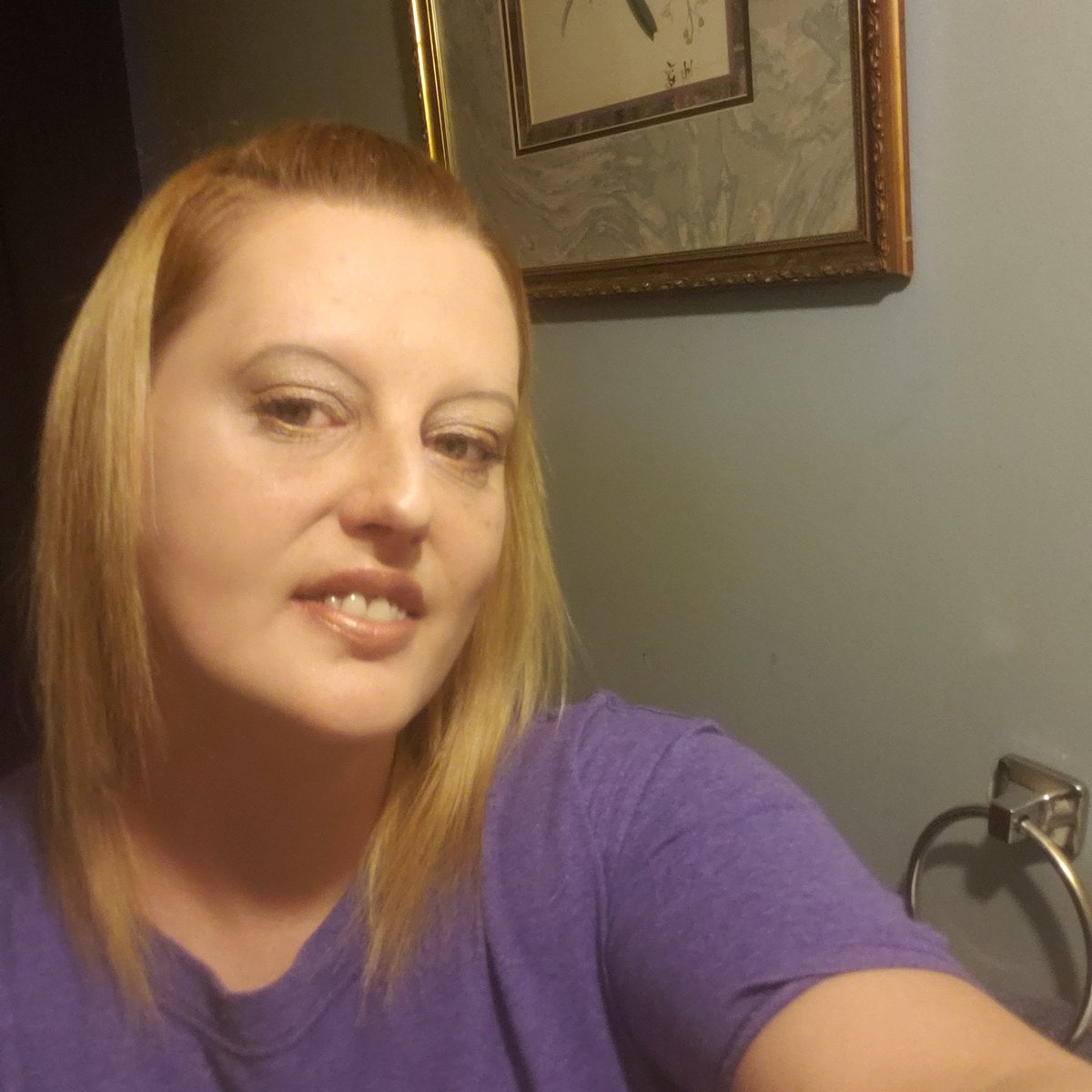 irwinashley0's tweet photo. #NewProfilePic https://t.co/BkWXPR4gka