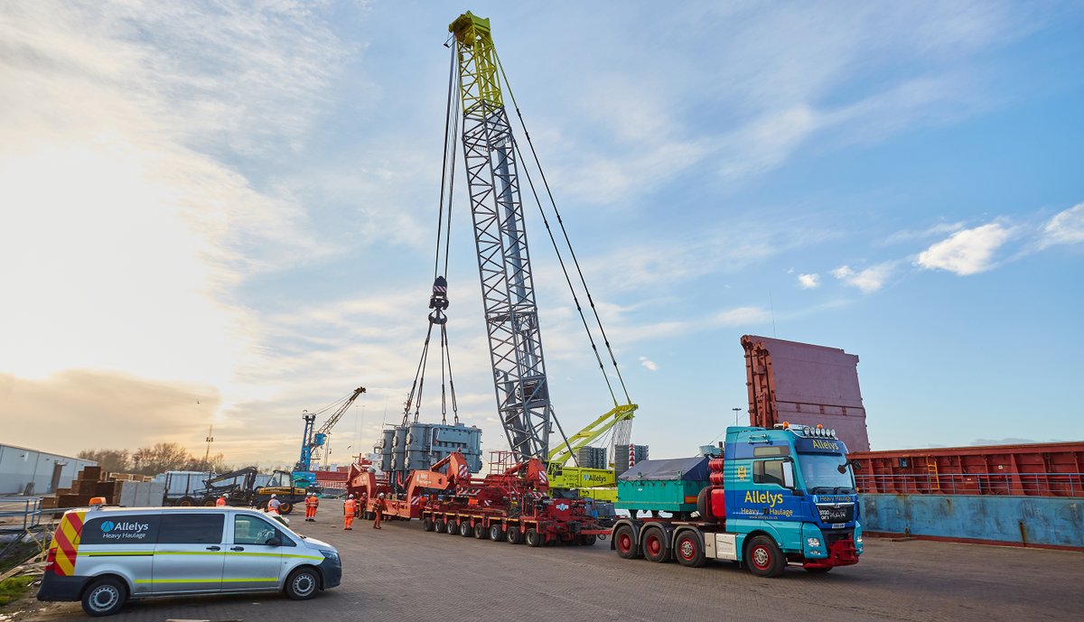 Another successful transformer delivery, utilising all in house equipment to deliver a 155 tonne transformer from Goole to Coventry

#haulage #logisticsolutions #logistics #craneservices #liftingequipment #multimodal #multimodaltransportation