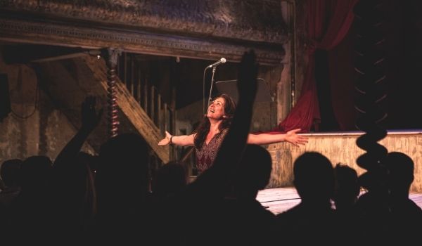 It's back! <a href="/One_TrackMinds/">OneTrackMinds</a> at <a href="/WiltonMusicHall/">Wilton's Music Hall</a>

5 Storytellers ⚡ 5 Stories ⚡ 5 Life-Changing Songs ⚡ 1 Unforgettable Night

🙌 Ft @KBJWhitstable + Dr. Rachel Clarke / <a href="/doctor_oxford/">Dr Rachel Clarke</a> + <a href="/MyannaBuring/">MyAnna Buring</a> + Leon Ockenden + Crystal Marshall 🙌

INFO 👉 mailchi.mp/run-riot.com/o…