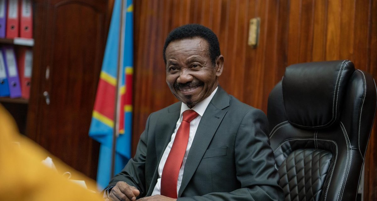 pepele_news's tweet photo. 🇨🇩[#ASSEMBLE_NATIONALE] Les Députés nationaux (Adolphe #Muzito, Papy #Nyango, @MushobekwaMa, Mova #Sakani, @NehemieMwilanya, Asani, #Balamage, Alfani #Machozi, Aubain #Minaku, Charles #Nawej etc…) #absentéistes seront invalidés, a annoncé le bureau de l’@AssembleeN_RDC https://t.co/qeSZQUzUxB
