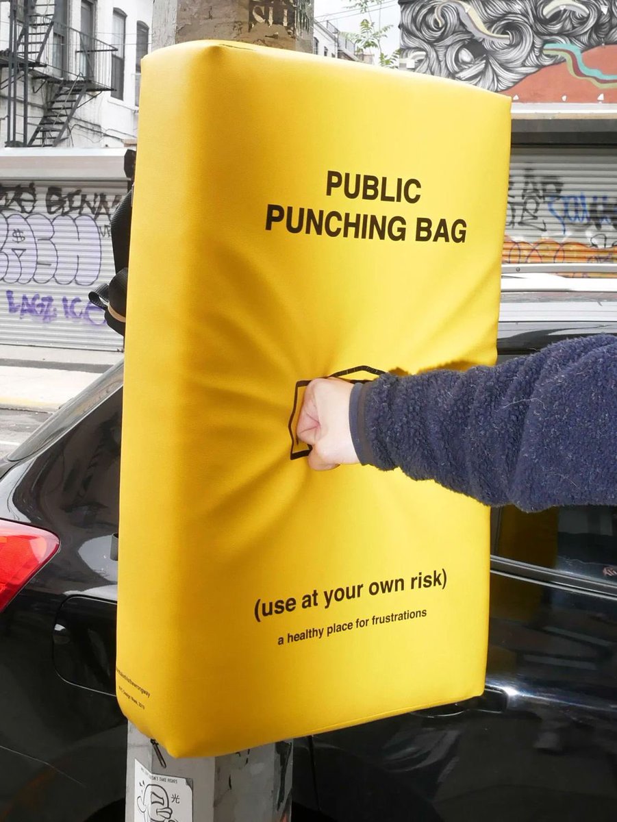 brandstorm_mag's tweet photo. #CaptivatingCreative - maybe more gimmick than practical but got our attention #marketer #marketerorigins #creative #ads #marketing https://t.co/6DKscx3ItT