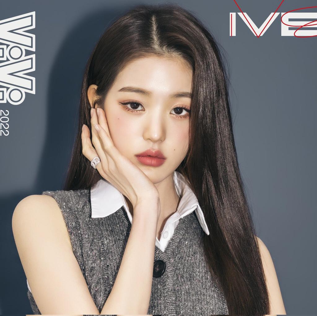 wonlizarchive's tweet photo. face card never declines when it comes to wonyoung and liz https://t.co/6cgD15JyXT