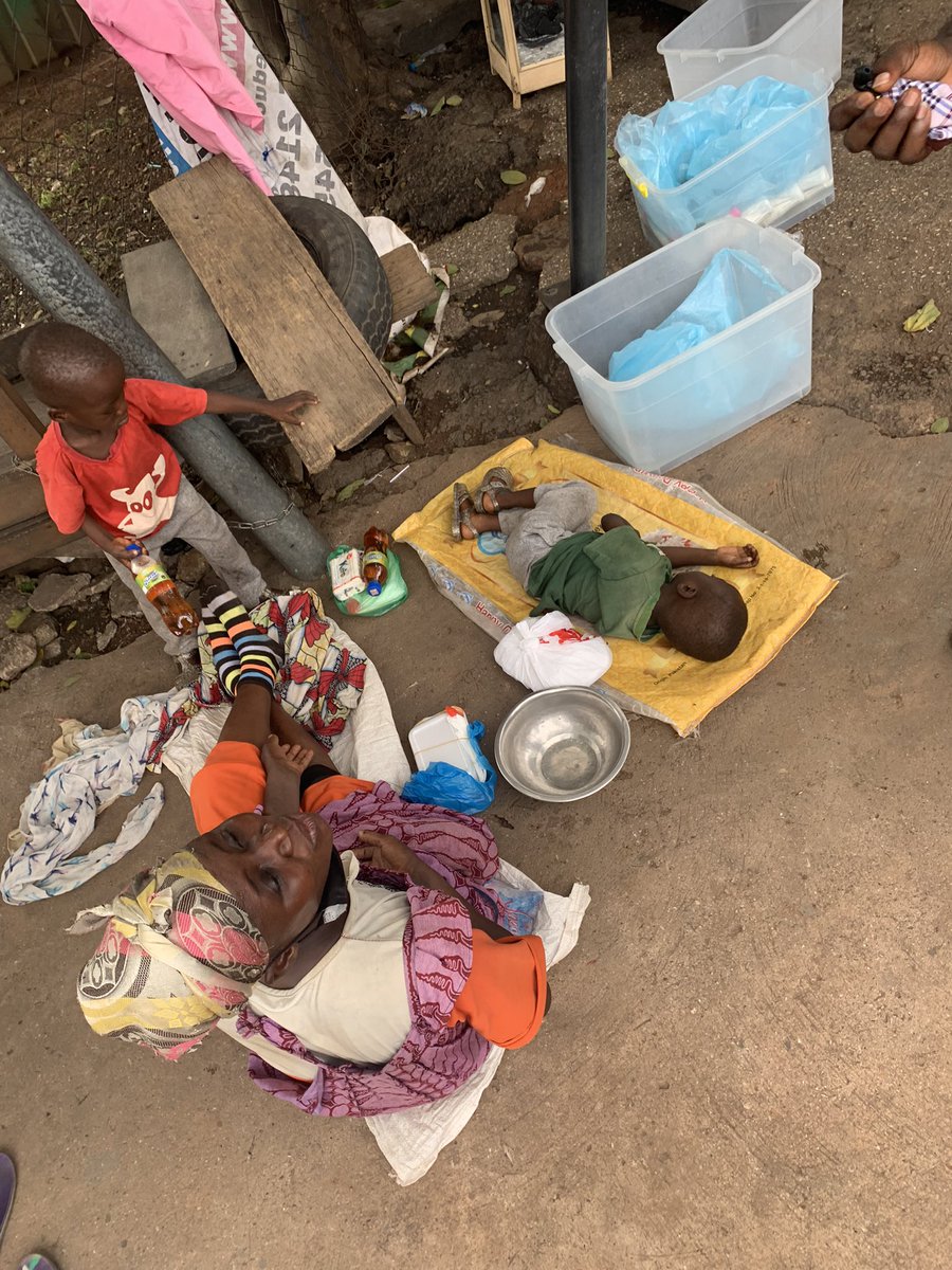 ScholasticaYeb2's tweet photo. I express my sincere gratitude to my friends, colleagues and the whole KNUST fraternity for your unflinching support towards my FEED THE STREET campaign. On 18th April, 2022. The third successive donations to the street happened at Amakom, Anloga junction through to Tech Junction https://t.co/ogNcN9VuvD