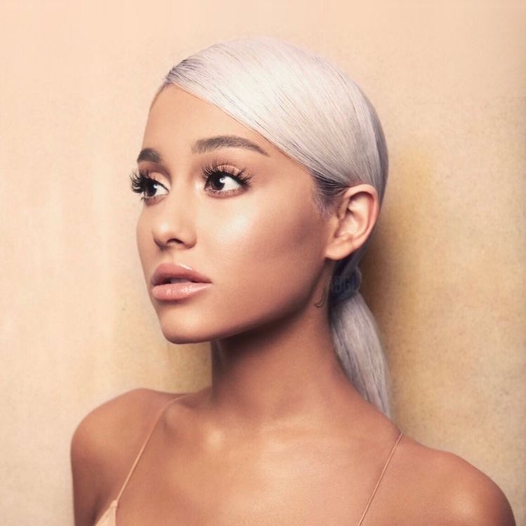 arithrowbackbot's tweet image. Ariana Grande’s Sweetener era; a thread