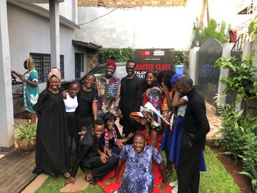 60e anniversaire des relations diplomatiques Canada #Cameroon : 

Soutenir l'entrepreneuriat dans l'industrie de la mode avec le célèbre camerounais Imane Ayissi. 🇨🇦🇨🇲

© : <a href="/CanadaCameroun/">Canada au Cameroun</a>