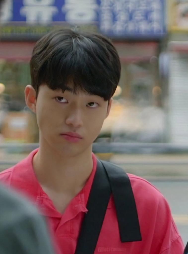kangminius's tweet photo. I still haven't watched Half-Fifty 'coz I haven't found one with eng sub 🤡
#김강민 #긴가민가 #KIMKANGMIN
#반오십 #이근남 #HALFFIFTY https://t.co/rGJXDzmKDb