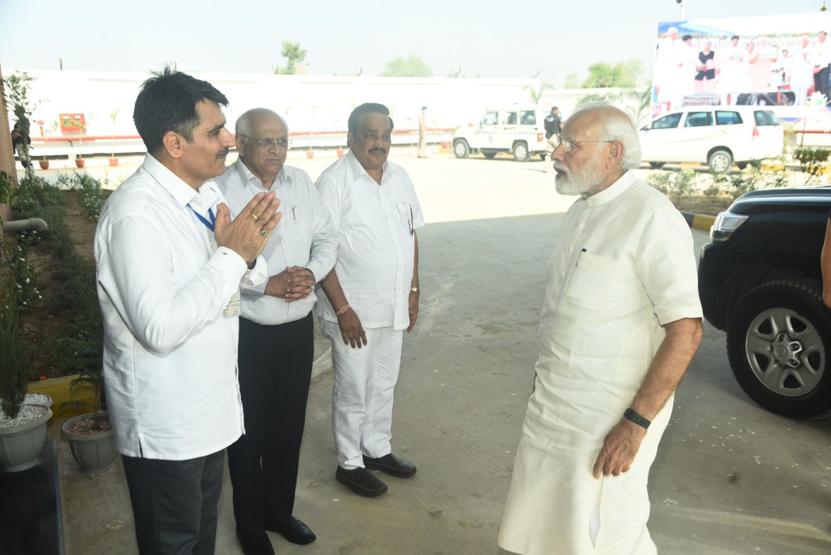 ChaudhryShankar's tweet photo. શ્વેતક્રાંતિના નાયક, જન જનના હૃદયસમ્રાટ, મારા પથદર્શક. https://t.co/SG3yuW7fWl