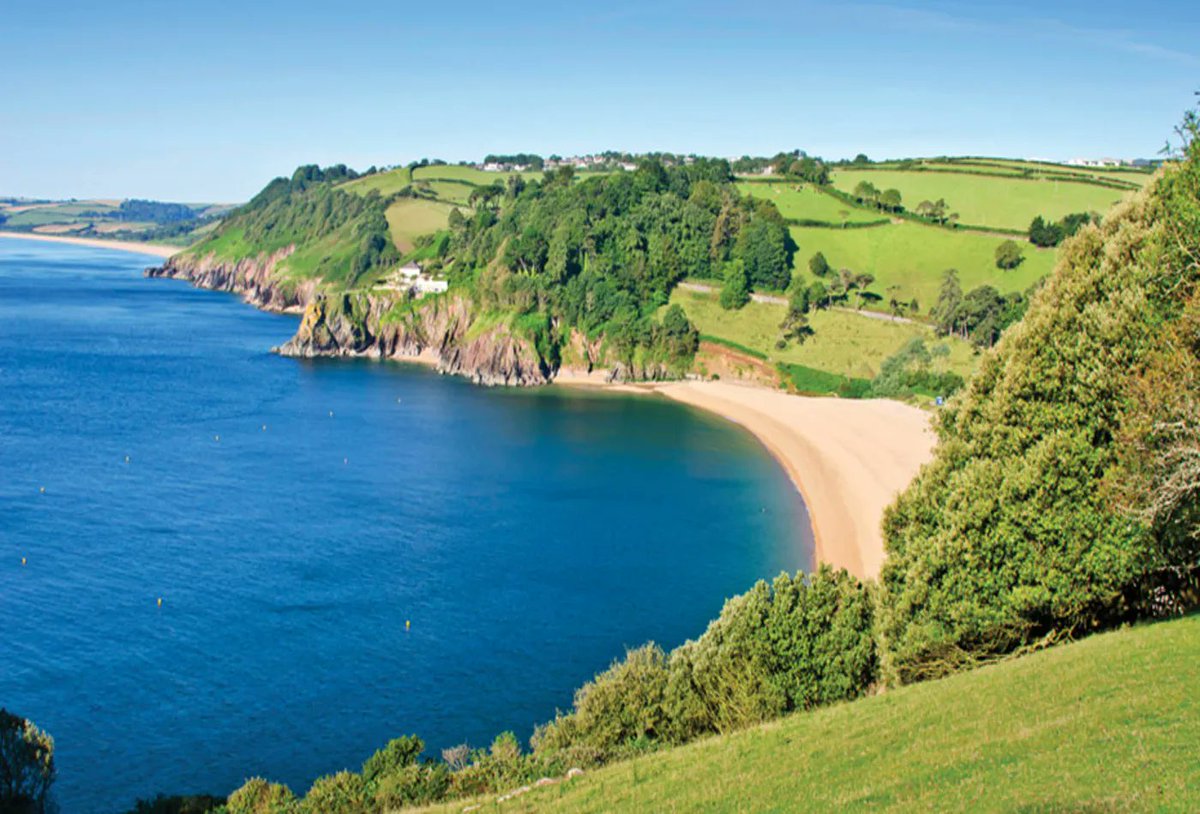 Nestled in a sheltered bay, on the east-facing coast is award-winning Blackpool Sands. Find endless activities for all the family to enjoy, from fishing, kayaking, paddleboarding or even sample the delicious locally sourced dishes at the Venus Café: bit.ly/BlackpoolSands…