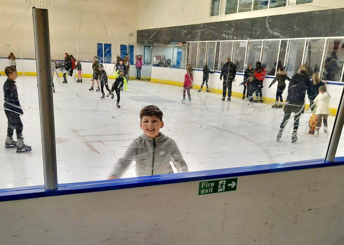 DLStreetsport's tweet photo. Our latest Club 10 took place during the holidays last week as almost 40 of us visited the Linx Ice Arena ⛸ 

Thanks to @Sportaberdeen and everyone in the café for being so helpful and accommodating. We all had a great time!

👉 https://t.co/BFyzaPlNUF https://t.co/xGeG9jUb9L