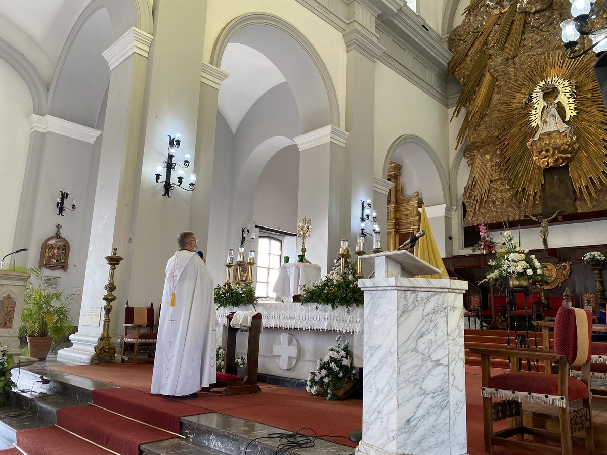 comandosergioh's tweet photo. Junto a nuestro gobernador @amarcanopsuv y demás autoridades damos gracias a Dios; como una sola familia desde los espacios Catedral Metropolitana de Ciudad Bolívar #GritoAntiimperialista https://t.co/BNhZBMHcJF