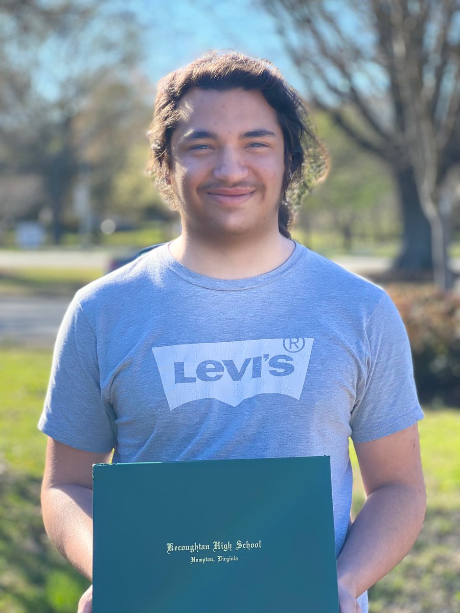 HCS_HAALC's tweet photo. Nathyn knows, as SpongeBob says, "if you believe in yourself, and with a tiny pinch of magic, all your dreams can come true!" Congrats on you graduation, Nathyn. #WeAreHCS @HamptonCSchools https://t.co/r2aJ3XFBPT
