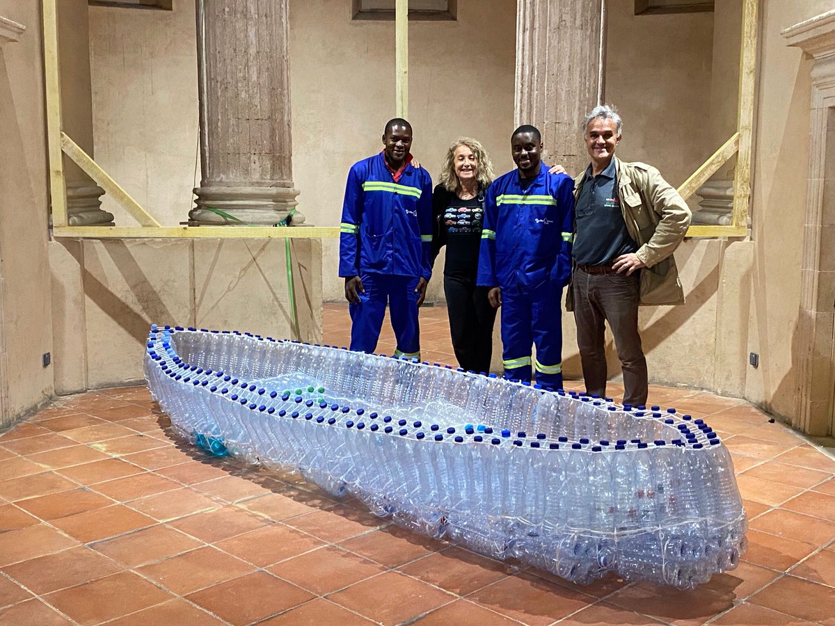 LemonTri's tweet photo. Dans le cadre de l'exposition "Objets migrateurs. Trésors sous influences" actuellement au @Mucem à #Marseille, retrouvez le superbe #ECOBOAT réalisé par l'association @Madiba20161 !
Une oeuvre engagée créée à partir de #bouteilles en #plastique collectées par Lemon Tri 😉🍋 https://t.co/sxdb2nWoRB