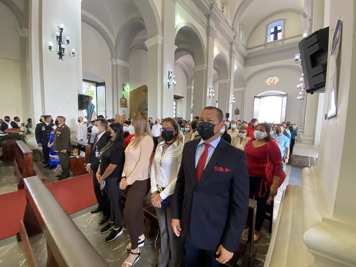 Iniciamos el Tedeum como una sola familia y en unión Cívico Militar Policial junto al poder popular y de esta manera dar gracias y pedir por la paz y hermandad; al conmemorar los 212 años de la proclamación de la Independencia de Venezuela 🇻🇪 #GritoAntiimperialista