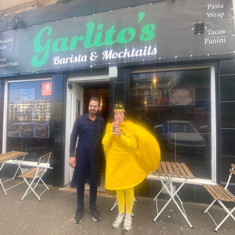 SunriseDances's tweet photo. As came up Shields Rd met by Mohammed from Garlitos who came out bearing a LUSCIOUS Strawberry daiquiri (mocktail clearly lol) just what I needed in that moment!  the beverage was LOVELY and the food looked fab do stop by! #pollokshields #lemontv #zestlife https://t.co/x3VUKlZOM7