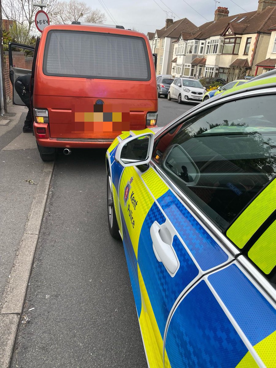 KentPoliceRoads's tweet photo. This van has been using #FalsePlates in the @KentPoliceMed area committing #Bilkings totalling around £800, bit of intel work by #RPU4 and vehicle located in #Dartford, male arrested #MOWP, #NoInsurance and #DrugDrive. CAD 17-0845 ^TS https://t.co/815wTA9HrR