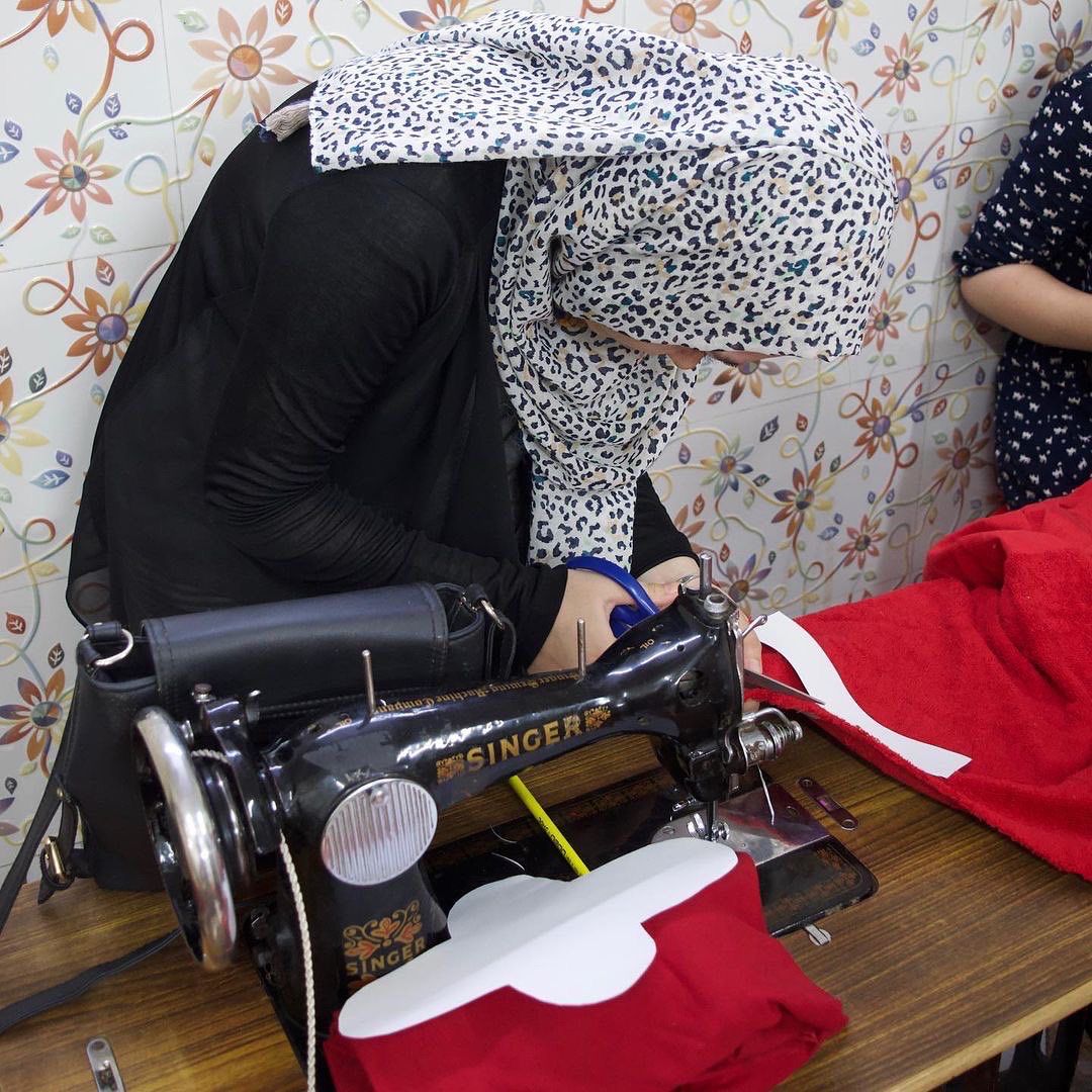 PeacePalace's tweet image. In 2021, @PeacebdgProject was awarded the #Youth #Carnegie #PeacePrize. The volunteers wrote a blog about their organisation and international projects, such as training and #supportingwomen from #Afghanistan: vredespaleis.nl/blog-by-the-pe… #inspiring #goodread #intlaw #peacebuilding