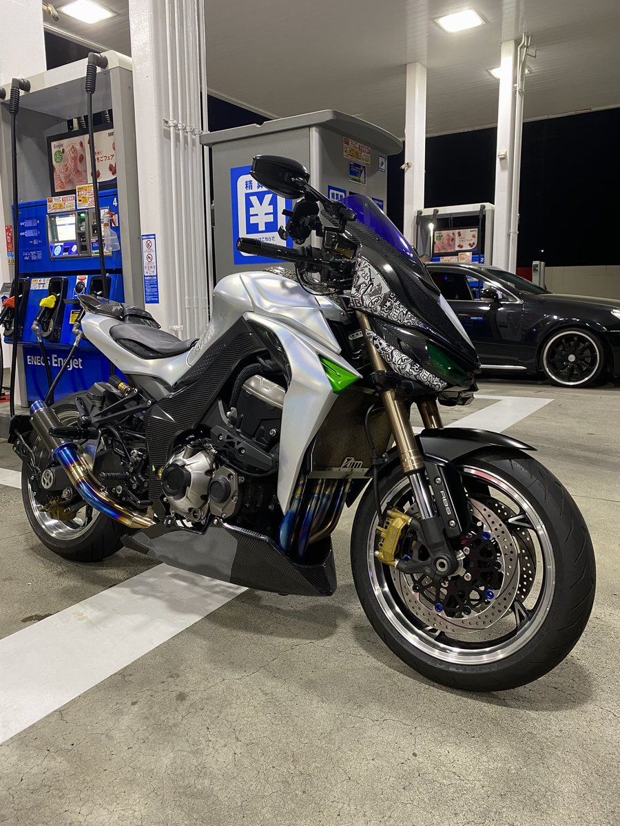 Z1000S_R_C's tweet photo. @metalmetalking コレから買おうとしているところにマイナスなことばっかり言っちゃってスミマセン
ですがマジカルアンダーカウルつけるとホントにカッコよくなると思うので是非検討してみてください(^^) https://t.co/lItwJwxVJG
