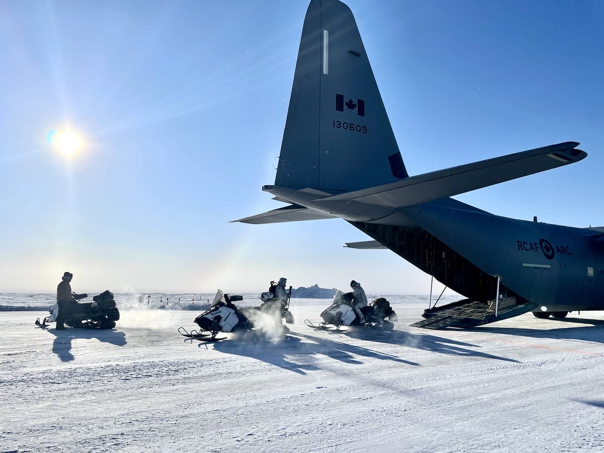 USSOCOM's tweet photo. Members of Naval Special Warfare participated in Arctic Edge 22, a U.S. Northern Command biennial defense exercise designed to demonstrate and exercise the ability to rapidly deploy and operate in the Arctic.
@socnorth https://t.co/yde4YxJPge