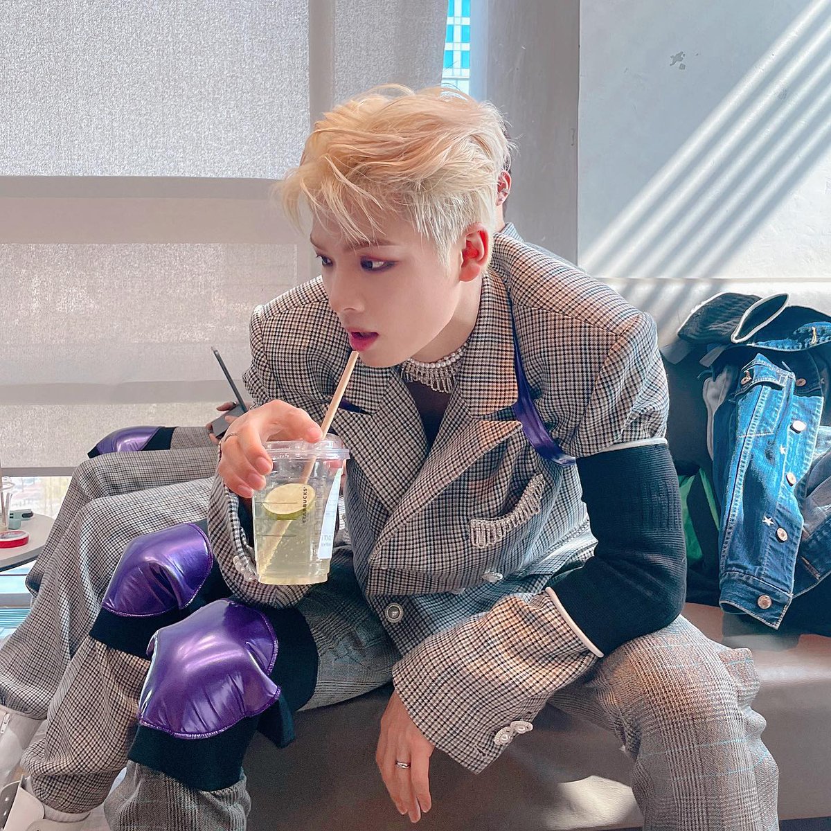 ghost9_ph's tweet photo. 🐭🧃💜

🔗https://t.co/Dy3daW6X9O
[220419 @ official.ghost9 IG]

#준성이의스타일기 #JunseongStyle
#최준성 #CHOIJUNSEONG
#GHOST9 #고스트나인 #XRay #ARCADE_V https://t.co/SxTd4ihSnD