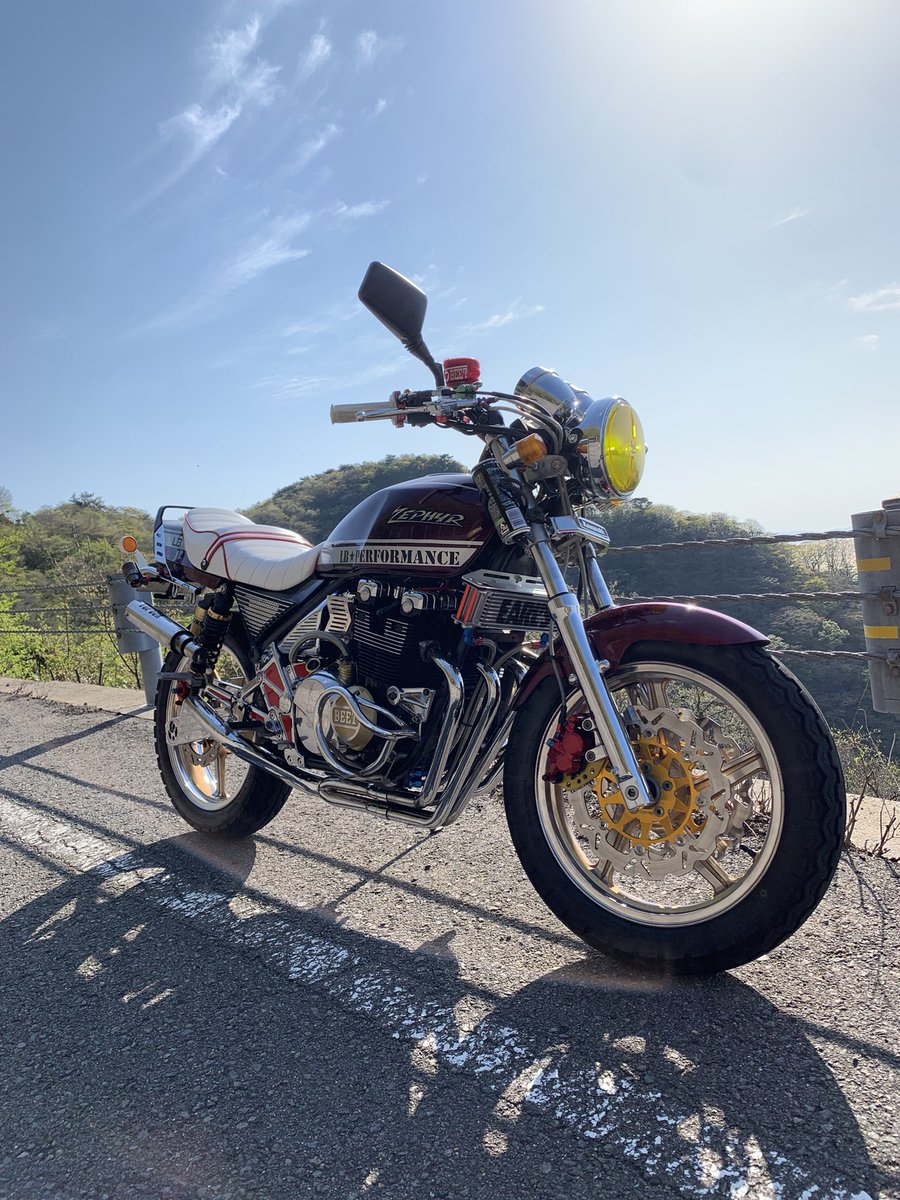 zephyr_0901's tweet photo. 熱ダレして乗れたもんじゃ無い🤦‍♂️
GW辺りデカい昼ツー無いかな…🤔

#ゼファー400 #ワルツ機械 https://t.co/56XqQ2CZmu