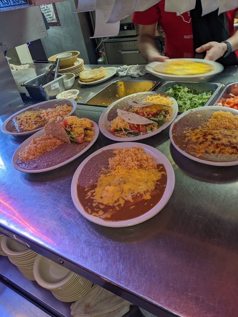 Come in today and enjoy some central Texas deliciousness! 😋❤️
#bestmexicanfood
#smtx 
#delicious 
#enchiladas 
#Today 
#everyday