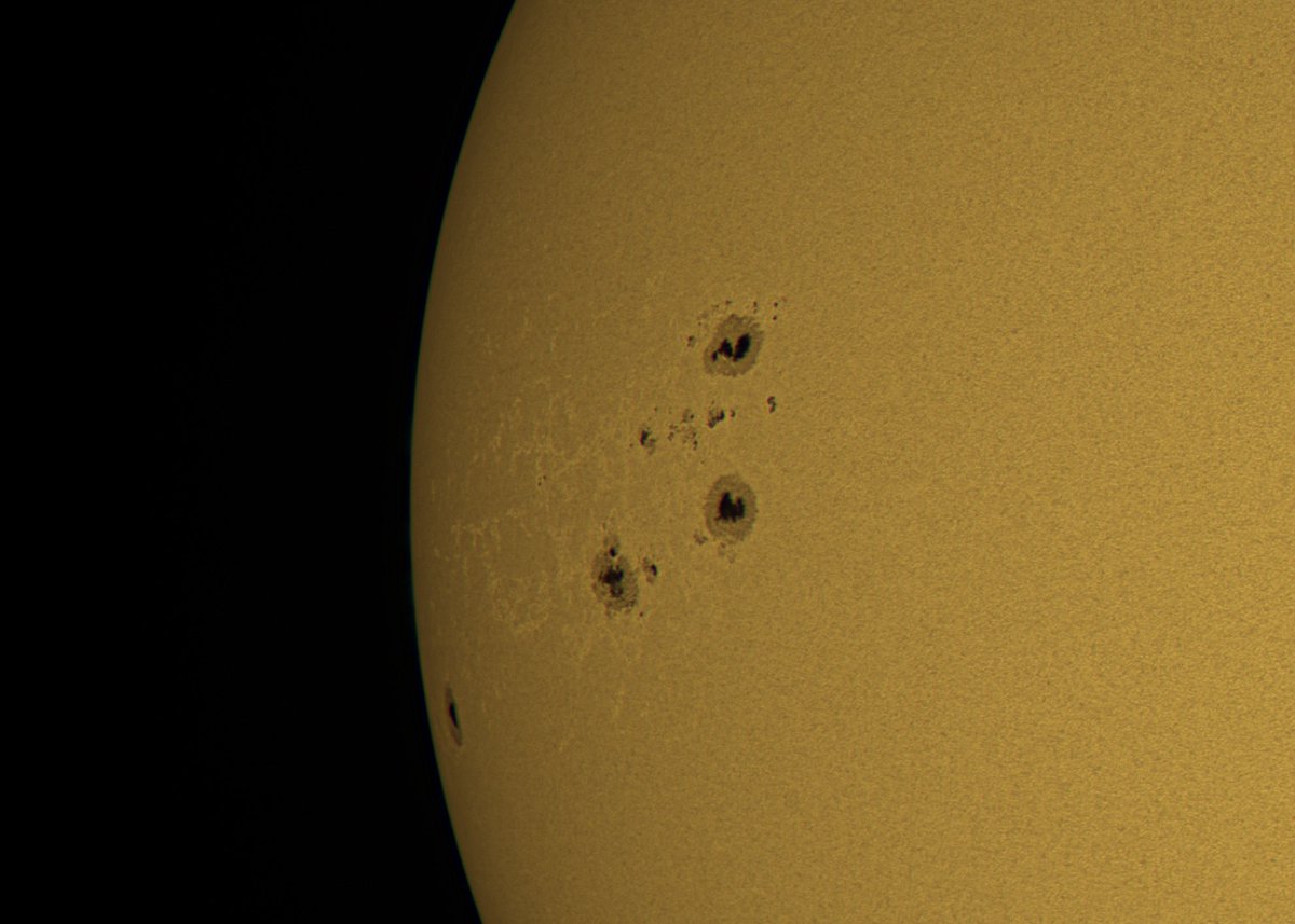 ChrisReesPhD's tweet photo. Managed a gap in ☁️ to image AR2993 and 2994, hoping to see some more activity with them over next few days. Captured with @altair_astro and @IM_SKYWATCHER #Sunspots #Activeregion #Sun @NASASun @spacewxwatch https://t.co/WxJdzFR93T