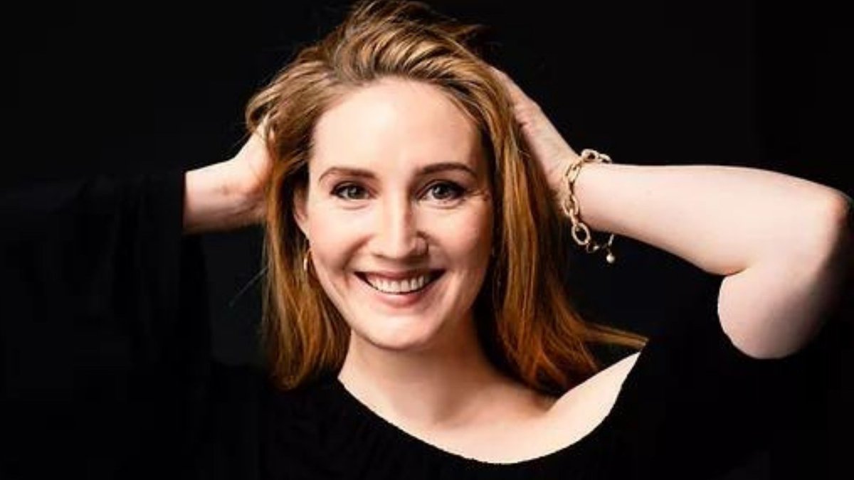 Operalia Competition (@operaliacomp) on Twitter photo Congatulations to Operalia Winner <a href="/SamanthaHankey/">Samantha Hankey</a> for her ✨ <a href="/operadeparis/">Opéra de Paris</a> debut ✨ as Prince charmant in Massenet’s Cendrillon!
📸 Fay Fox Congatulations to Operalia Winner <a href="/SamanthaHankey/">Samantha Hankey</a> for her ✨ <a href="/operadeparis/">Opéra de Paris</a> debut ✨ as Prince charmant in Massenet’s Cendrillon!
📸 Fay Fox