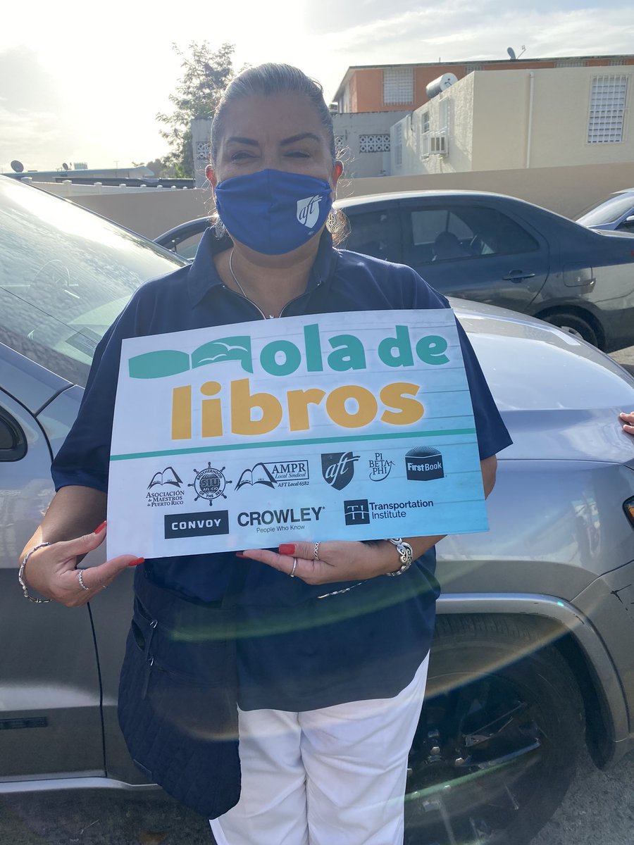 AFTEVPDeJesus's tweet photo. @AFTunion &amp; @amprnet starting the day at La Escuela Raul Salgado distributing books as part of the #Oladelibros #bookwaves #readingopenstheworld #firstbook #transportationinstitute https://t.co/5J4mEzIZAl